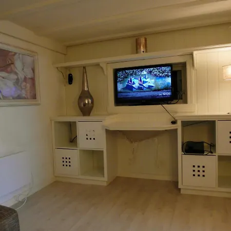 Charming 2-bed In South Norway * Faervik